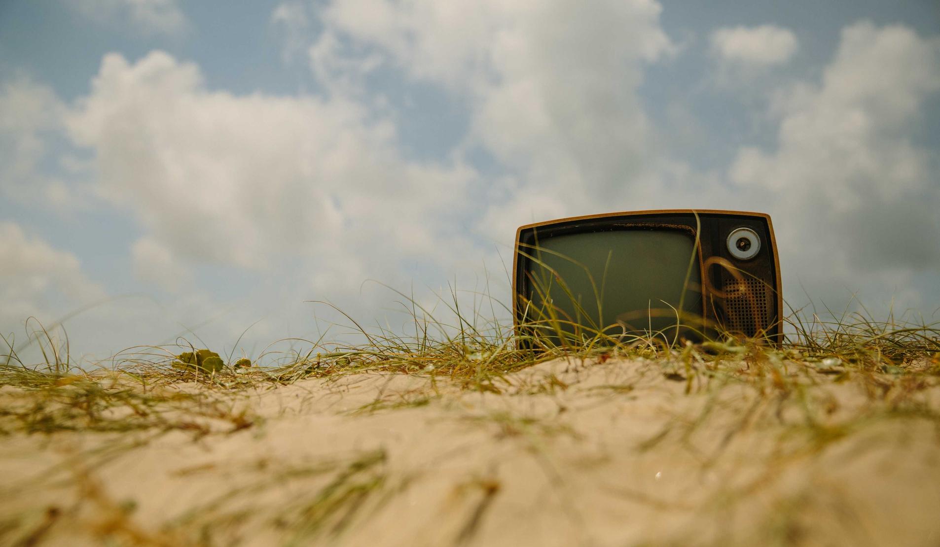 欧盟登喜路黑醇爆珠：过期域名抢注平台代理