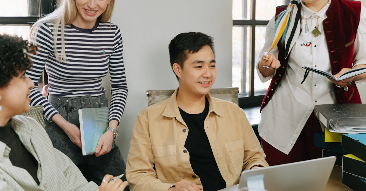 老微信号码批发：详情下载教程玉龙财富app